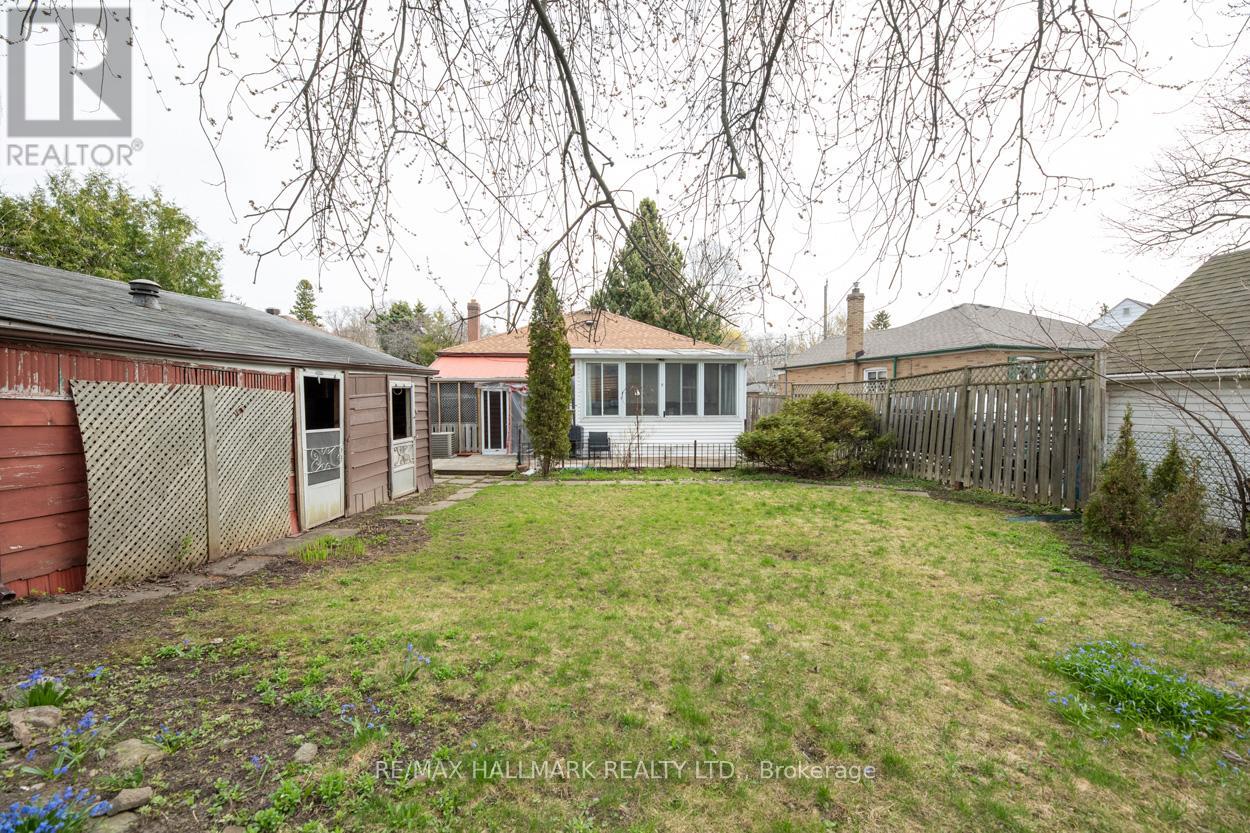 9 Latham Avenue, Toronto (Birchcliffe-Cliffside), Ontario  M1N 1M7 - Photo 21 - E12123916