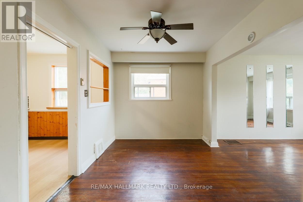 9 Latham Avenue, Toronto (Birchcliffe-Cliffside), Ontario  M1N 1M7 - Photo 5 - E12123916