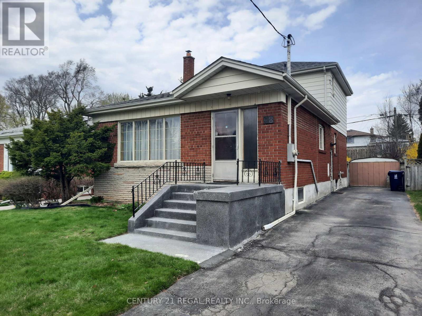 68 Blakemanor Boulevard, Toronto (Woburn), Ontario  M1J 2W5 - Photo 2 - E12123960