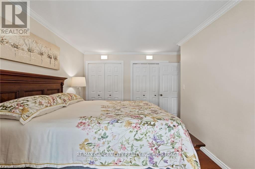 55 Sherwood Forest Trail, Welland, Ontario  L3C 5X7 - Photo 12 - X12123387