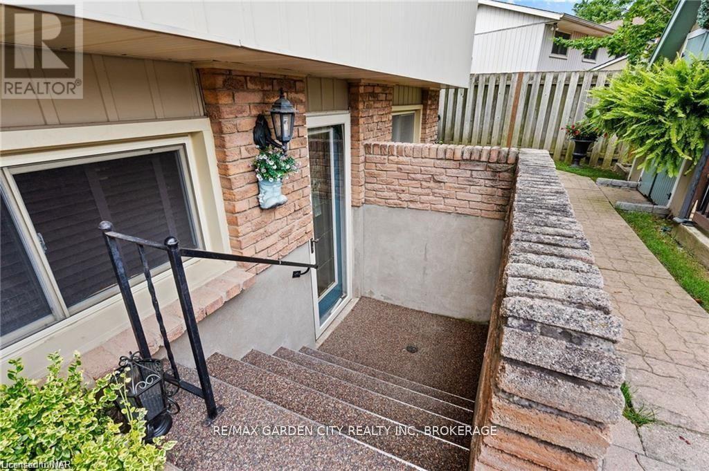 55 Sherwood Forest Trail, Welland, Ontario  L3C 5X7 - Photo 27 - X12123387