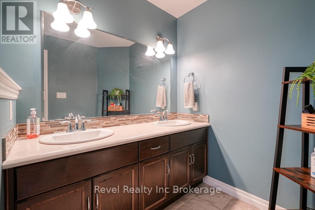 232 Dieppe Drive, Woodstock, Ontario  N4T 0G1 - Photo 22 - X12124070