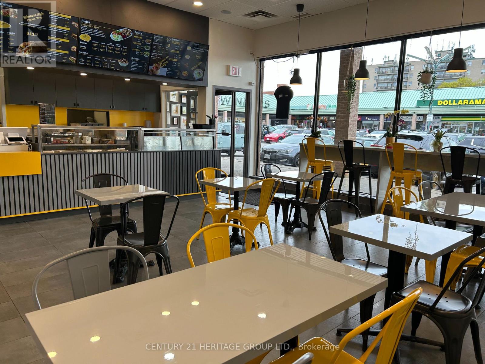 10520 Yonge Street, Richmond Hill, Ontario  L4C 3C7 - Photo 4 - N12123845