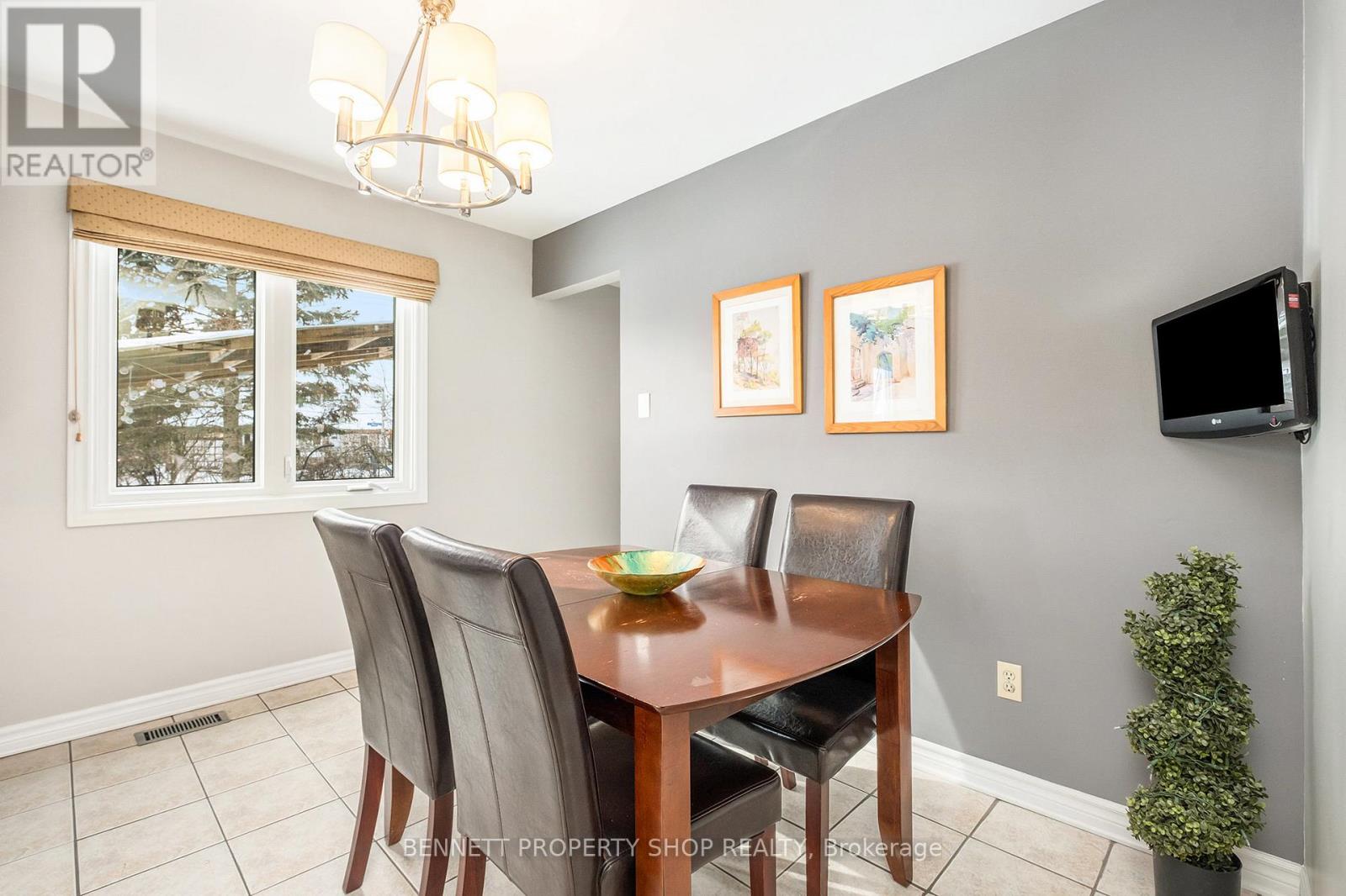 3351 Chilliwack Way, Ottawa, Ontario  K1T 1P4 - Photo 9 - X12002398