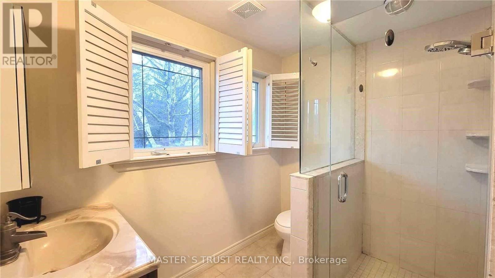 Main Fl - 86 Rockport Crescent, Richmond Hill, Ontario  L4C 2L8 - Photo 8 - N12123873
