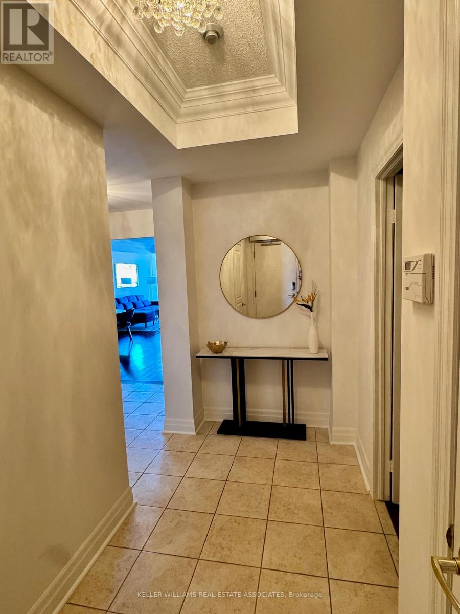 208 - 80 Port Street E, Mississauga, Ontario  L5G 4V6 - Photo 6 - W12021625