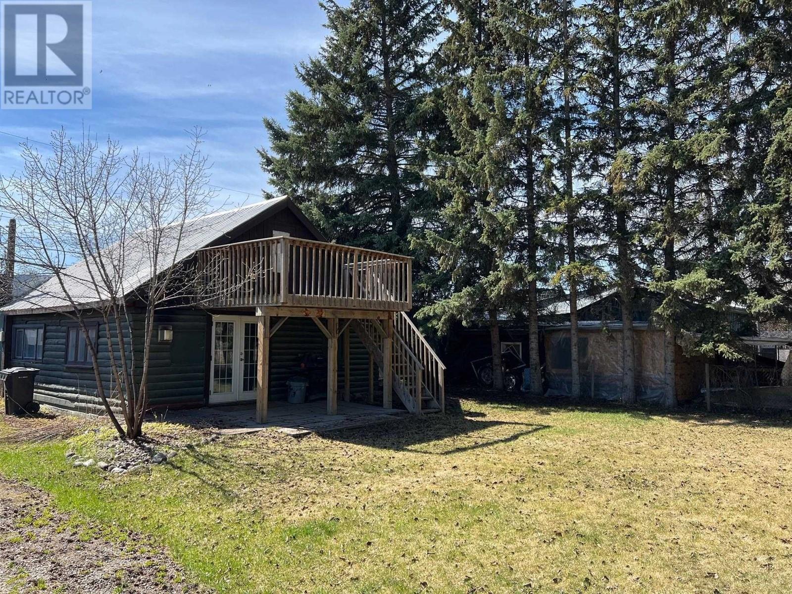 9807 FREDDETTE AVENUE, Hudsons Hope, British Columbia