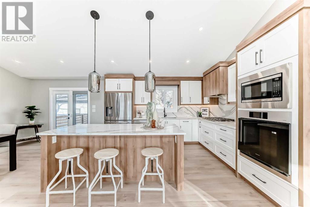 Property at 609 Willowburn Crescent SE image 4