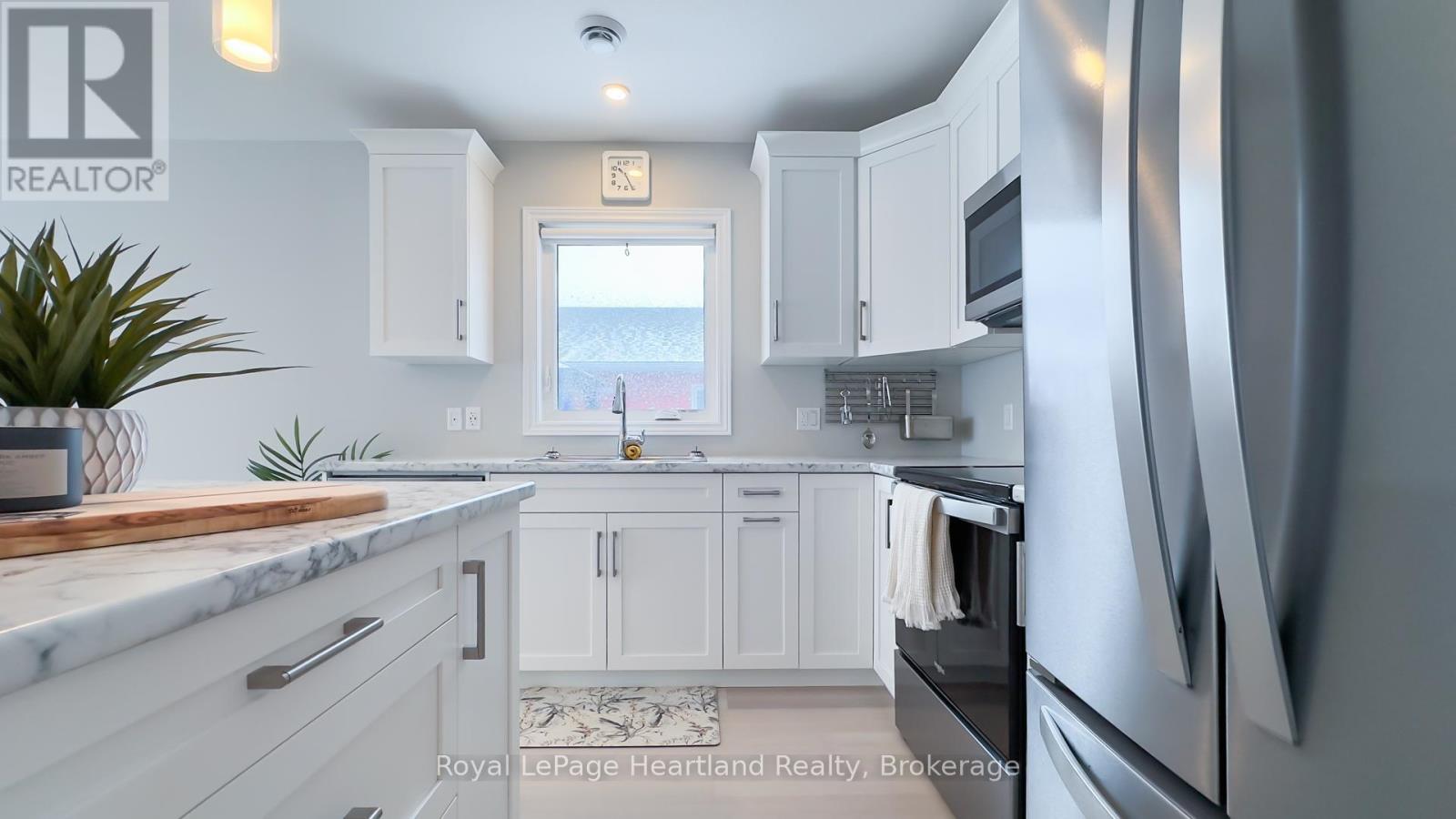 188 Lake Breeze Drive, Ashfield-Colborne-Wawanosh, Ontario  N7A 0C6 - Photo 11 - X12123964