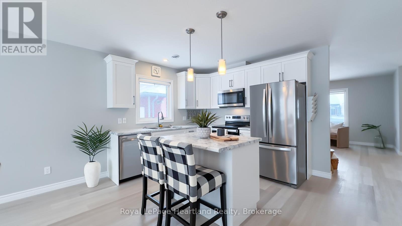 188 Lake Breeze Drive, Ashfield-Colborne-Wawanosh, Ontario  N7A 0C6 - Photo 13 - X12123964