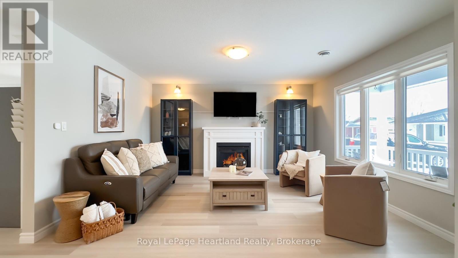 188 Lake Breeze Drive, Ashfield-Colborne-Wawanosh, Ontario  N7A 0C6 - Photo 4 - X12123964