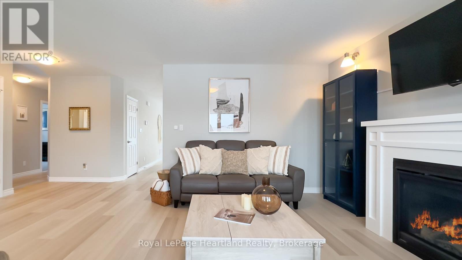 188 Lake Breeze Drive, Ashfield-Colborne-Wawanosh, Ontario  N7A 0C6 - Photo 8 - X12123964