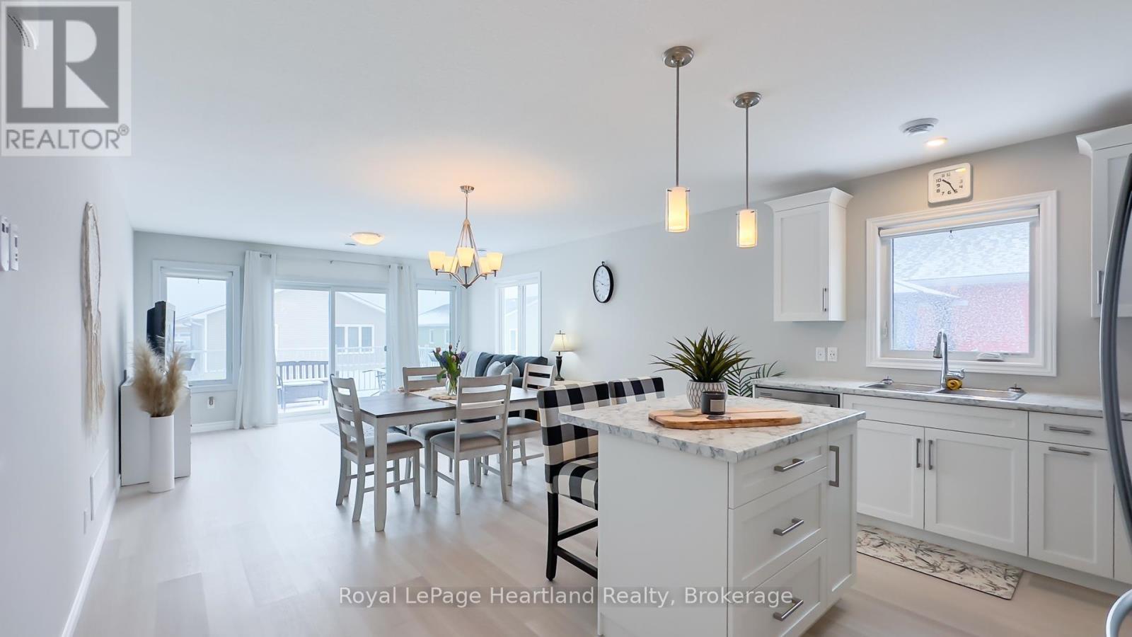 188 Lake Breeze Drive, Ashfield-Colborne-Wawanosh, Ontario  N7A 0C6 - Photo 9 - X12123964