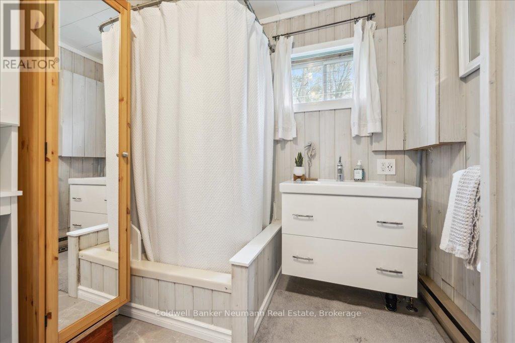1012 Tenth Street, Centre Wellington, Ontario  N0B 1J0 - Photo 23 - X12124058