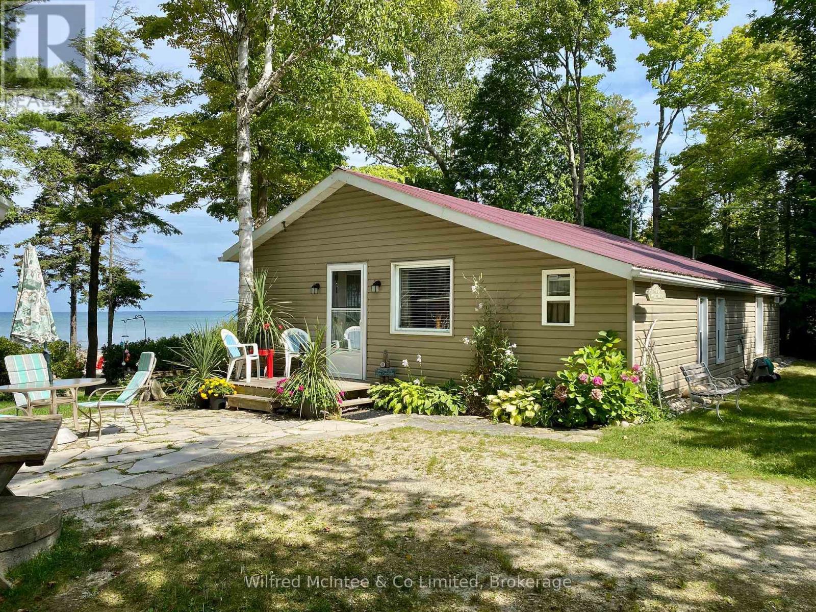 61 WAHBEZEE DRIVE, native leased lands, Ontario
