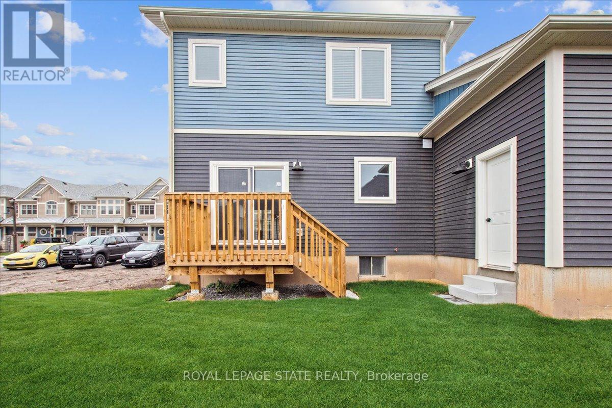 11 Cyclone Way, Fort Erie, Ontario  L0S 1B0 - Photo 36 - X12096700