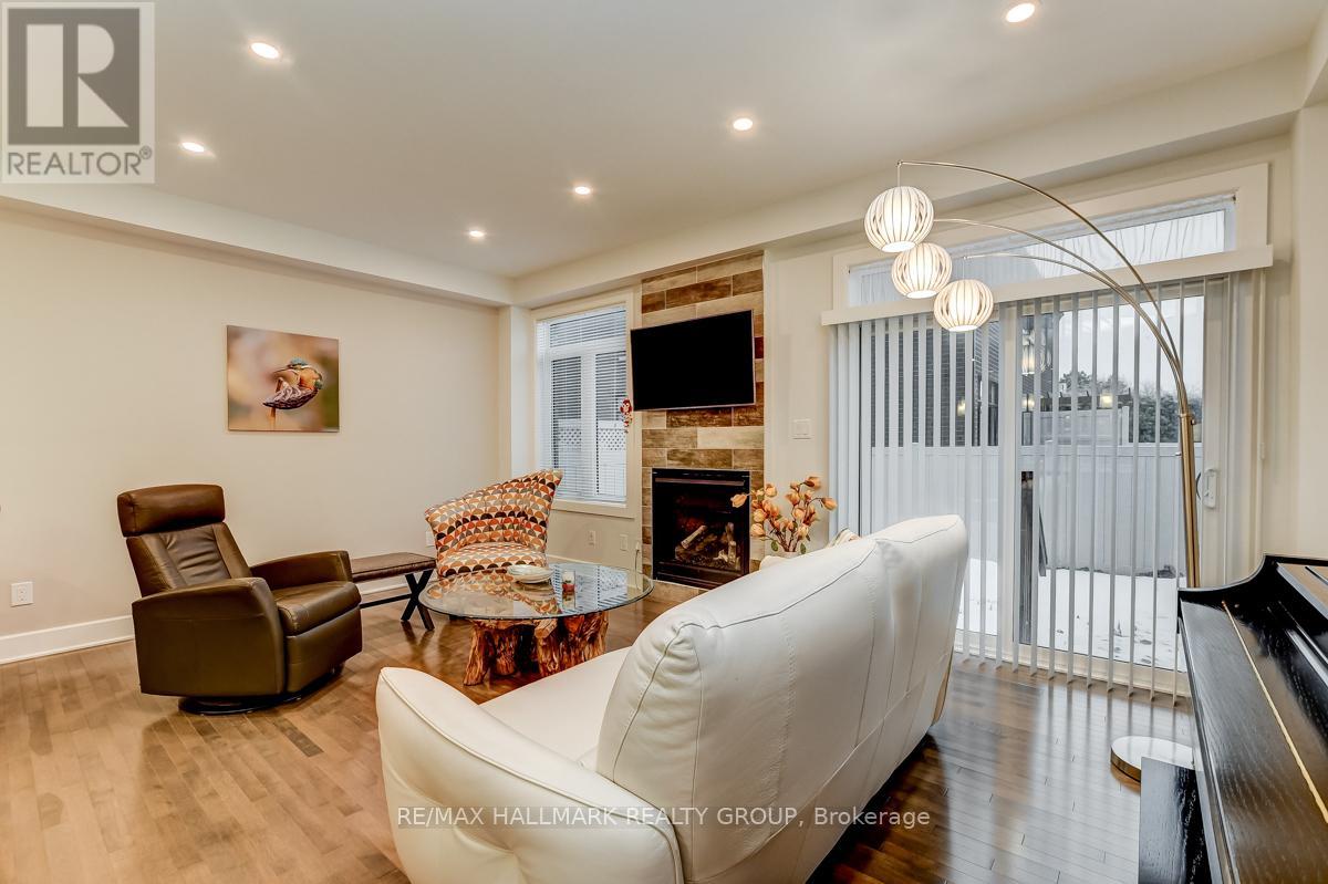 1006 Shefford Road, Ottawa, Ontario  K1J 6X5 - Photo 7 - X12123990