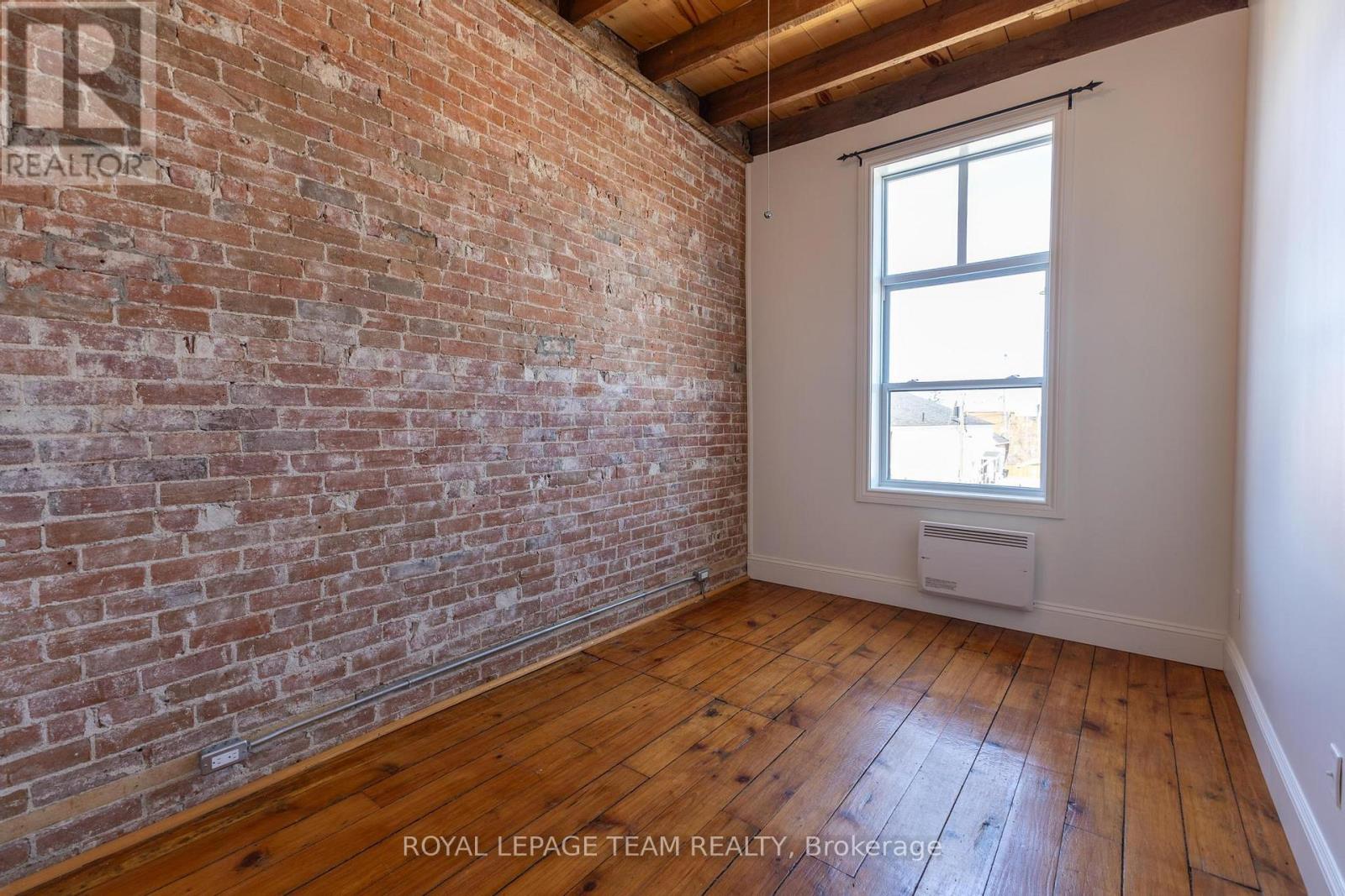 14 Elgin Street W, Arnprior, Ontario  K7S 1N3 - Photo 14 - X12124084