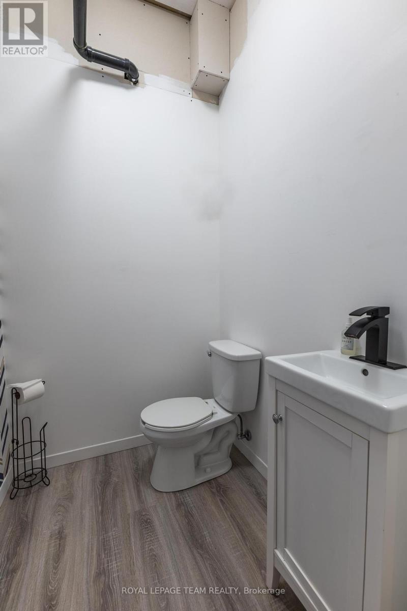 14 Elgin Street W, Arnprior, Ontario  K7S 1N3 - Photo 7 - X12124084