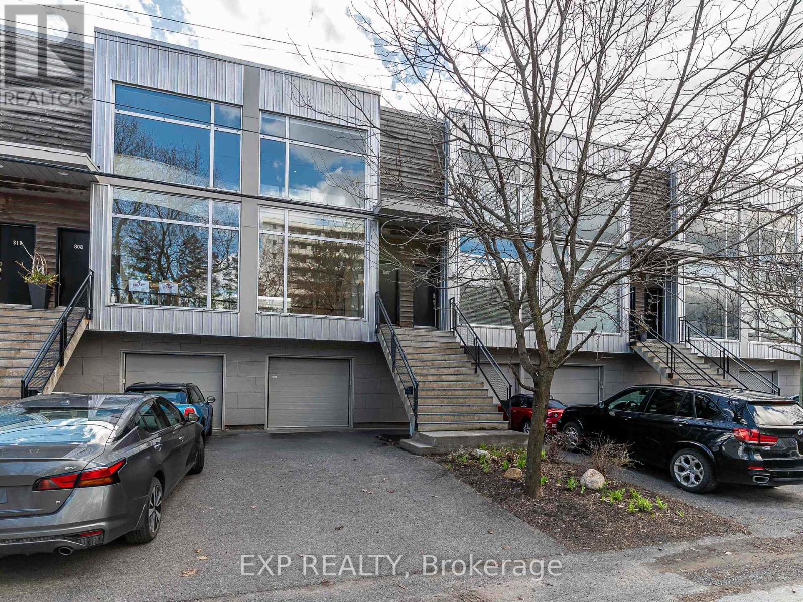 Property at 806 HIGH STREET image 2