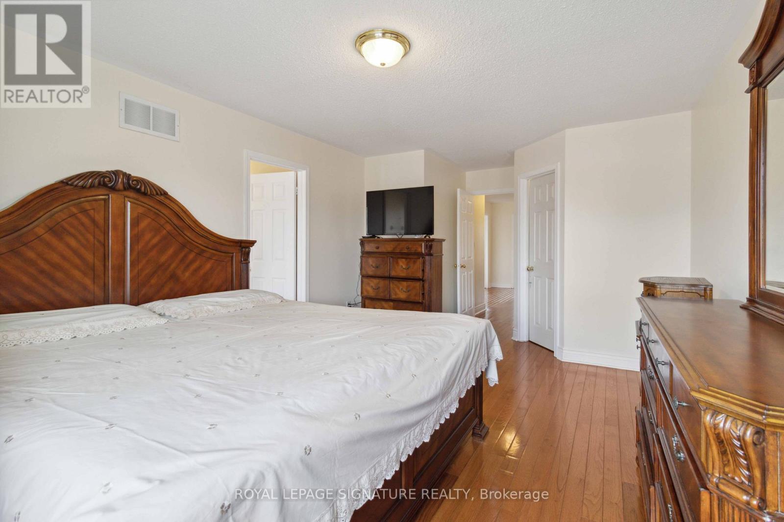 15 Eastway Street, Brampton, Ontario  L6S 6L8 - Photo 16 - W12123862