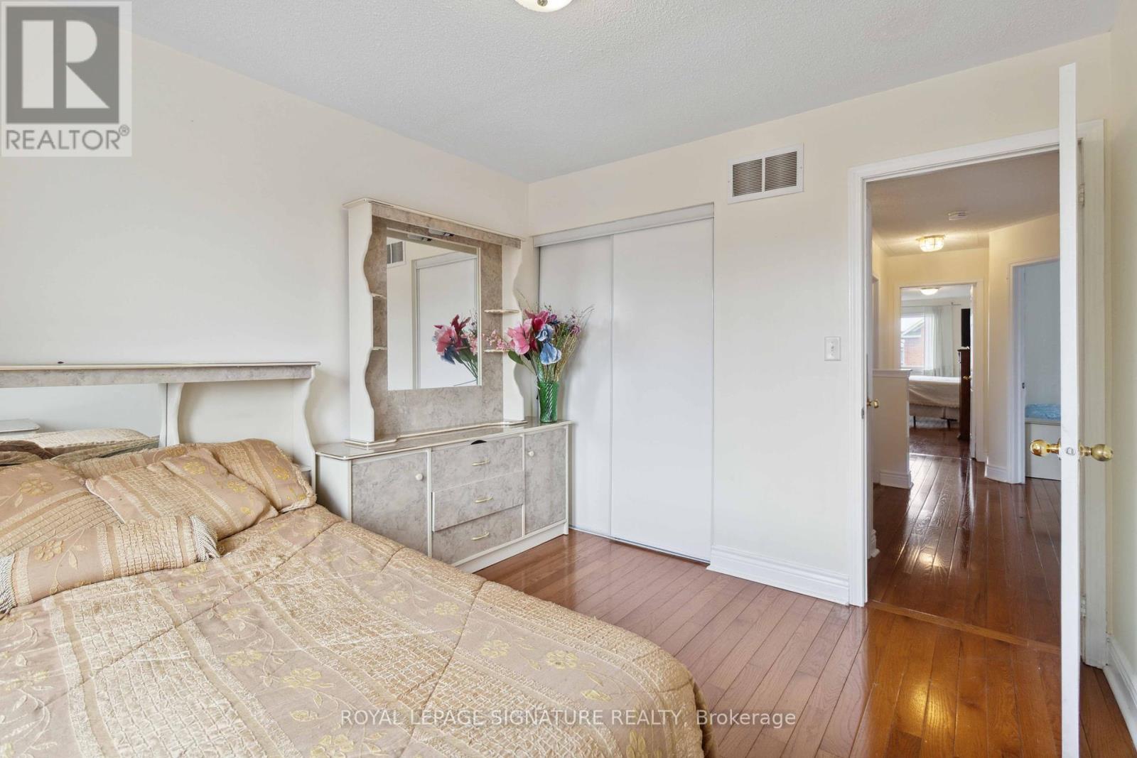 15 Eastway Street, Brampton, Ontario  L6S 6L8 - Photo 18 - W12123862