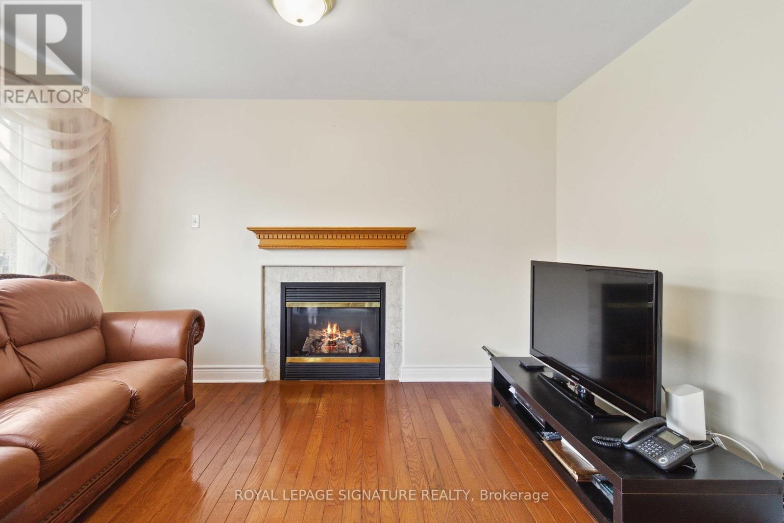 15 Eastway Street, Brampton, Ontario  L6S 6L8 - Photo 8 - W12123862