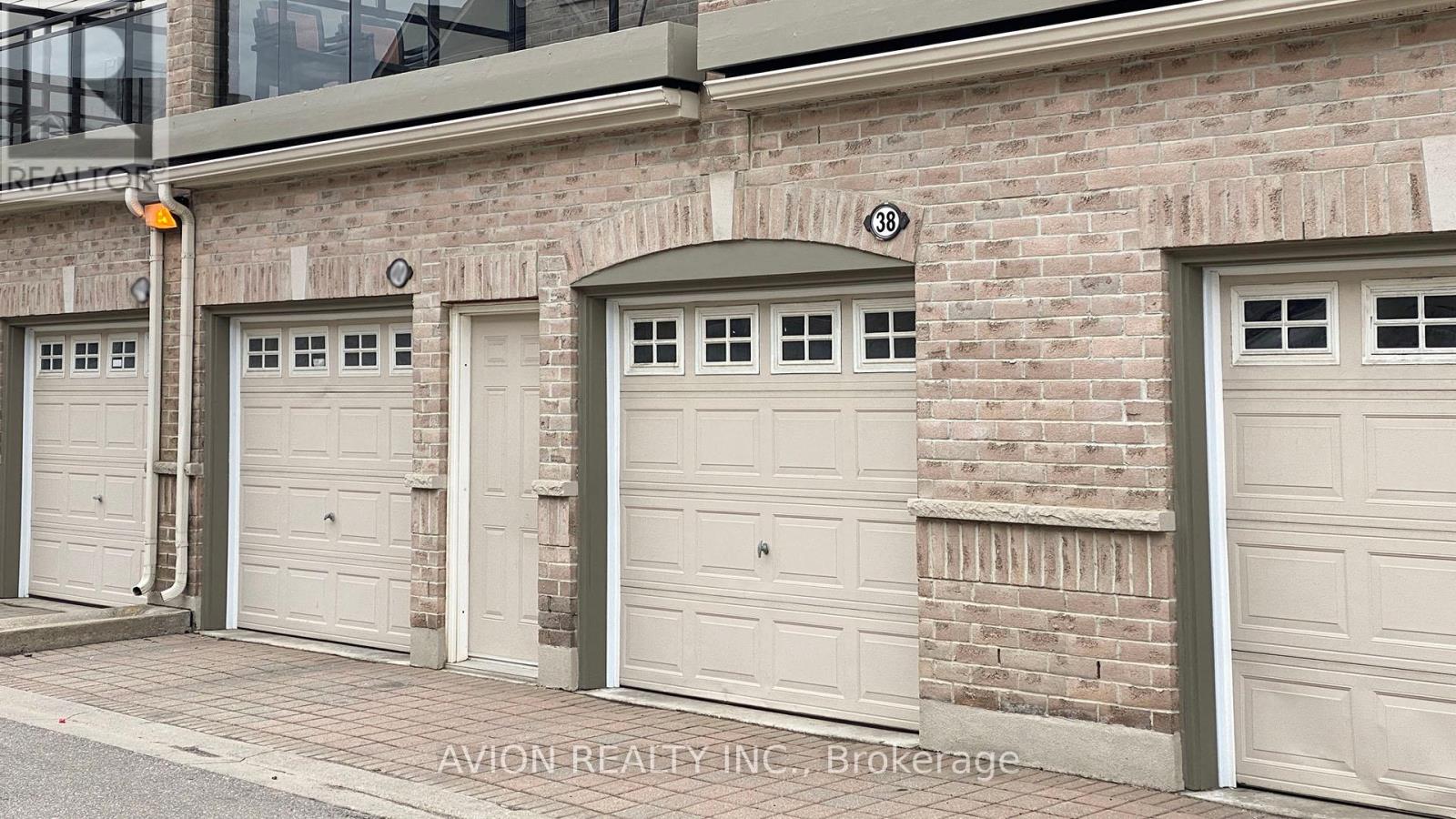 38 - 2891 Rio Court, Mississauga (Central Erin Mills), Ontario  L5M 0S4 - Photo 10 - W12123865