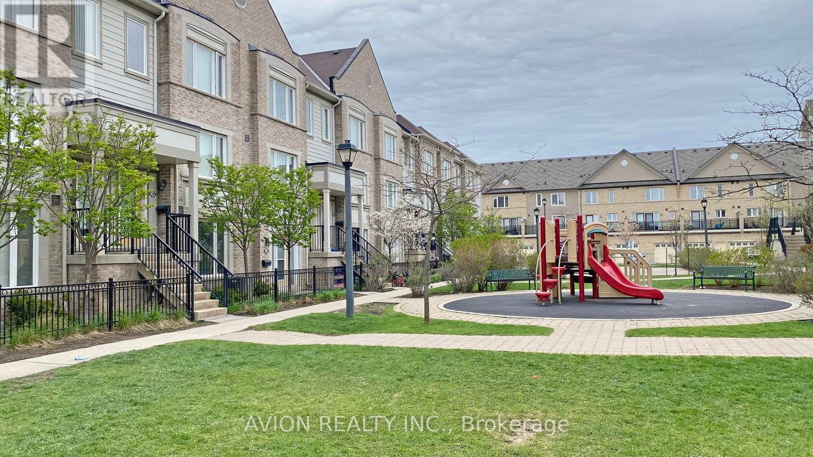 38 - 2891 Rio Court, Mississauga, Ontario  L5M 0S4 - Photo 2 - W12123865