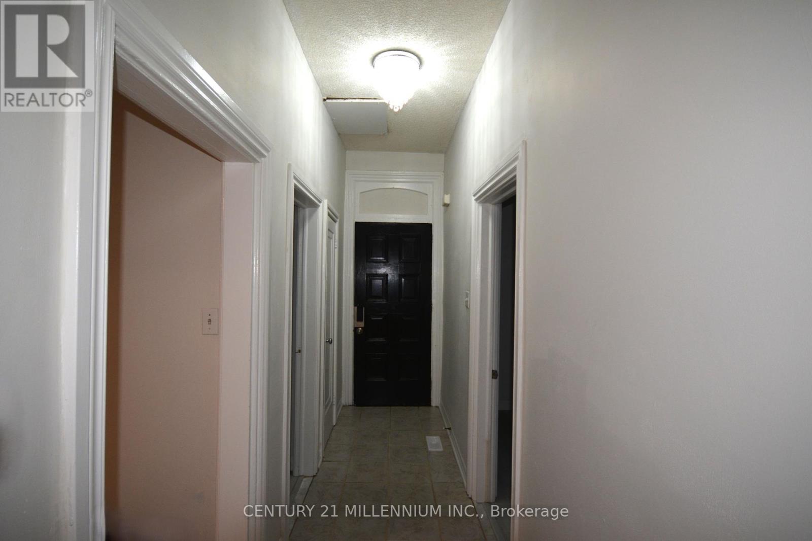 8 West Street, Brampton, Ontario  L6X 1V7 - Photo 4 - W12123907
