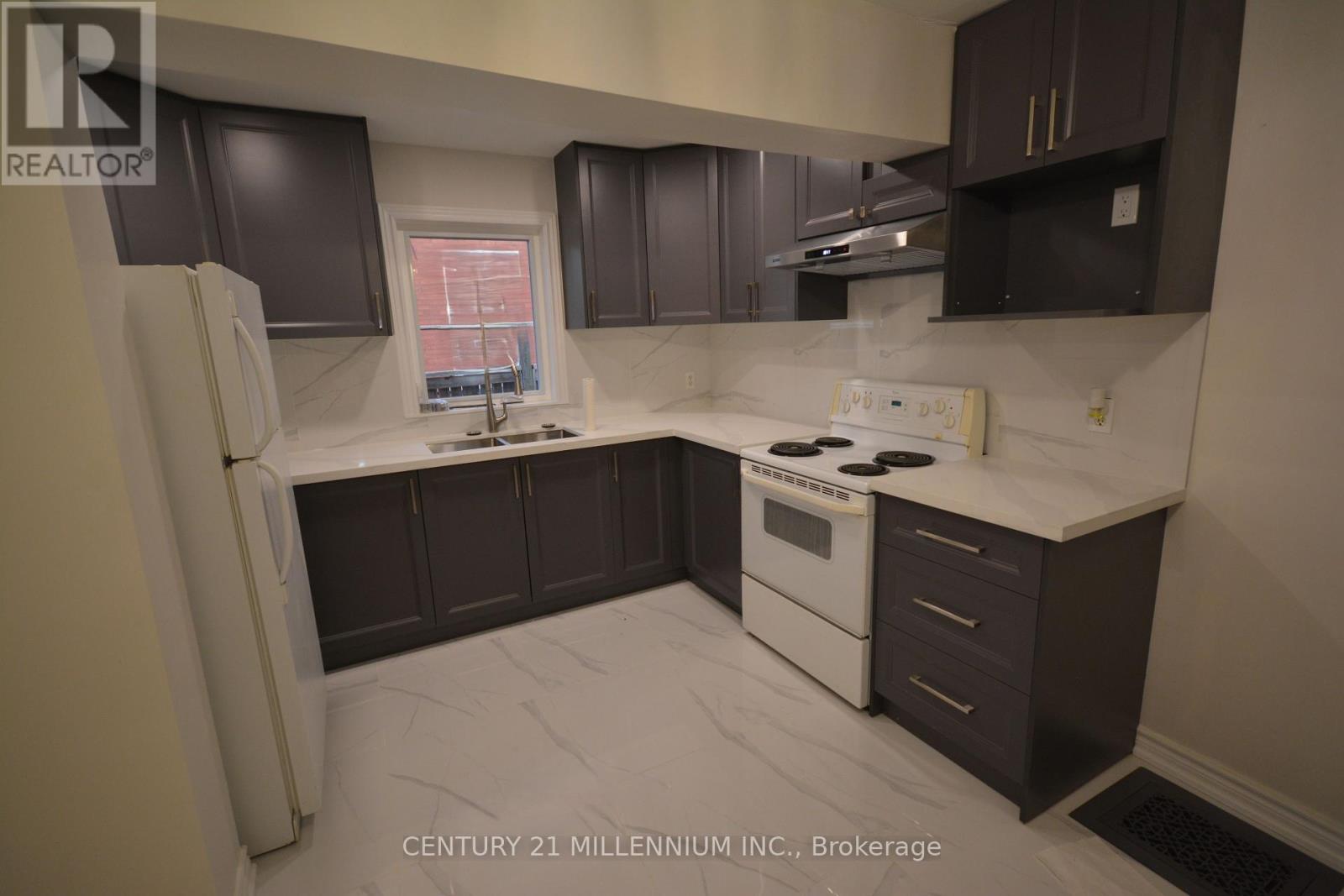 8 West Street, Brampton, Ontario  L6X 1V7 - Photo 5 - W12123907