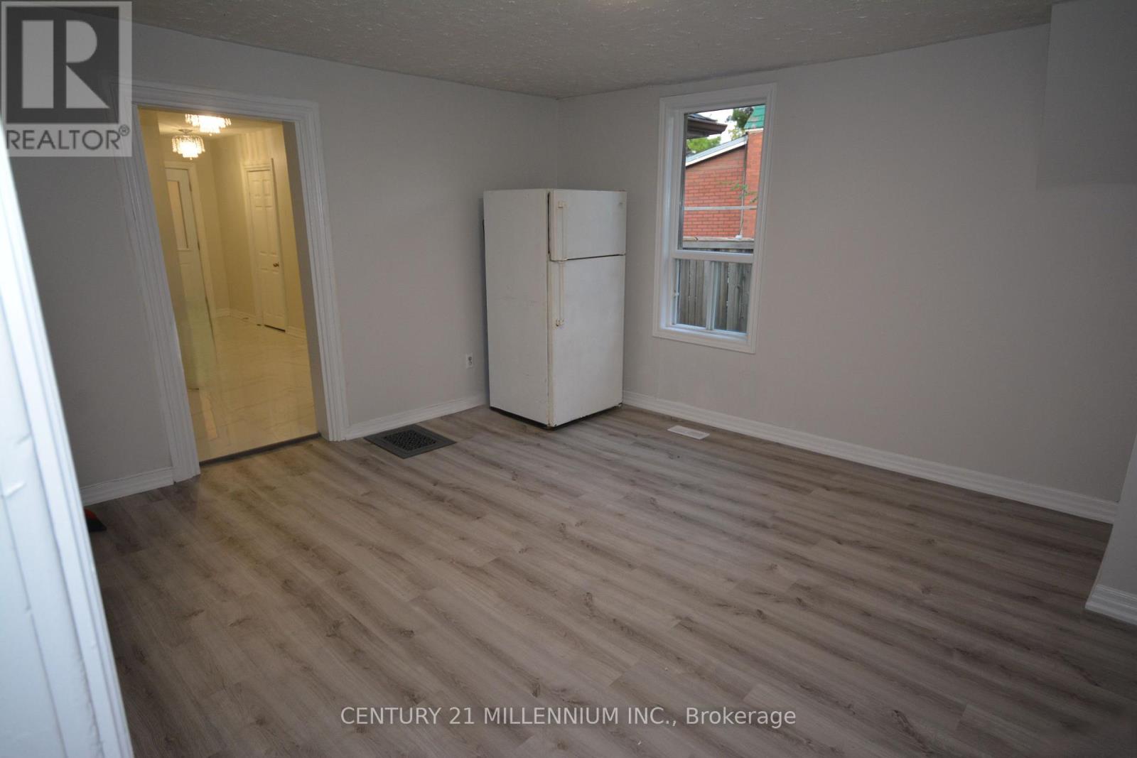 8 West Street, Brampton, Ontario  L6X 1V7 - Photo 6 - W12123907