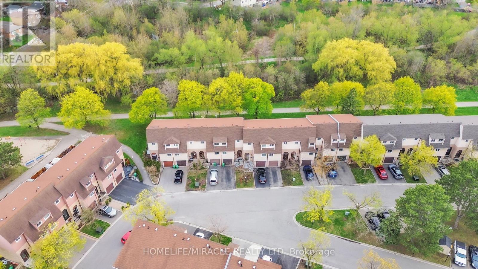 22 Rosset Crescent, Brampton, Ontario  L6X 2R3 - Photo 2 - W12123951