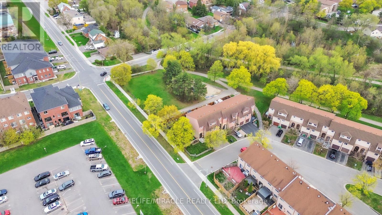 22 Rosset Crescent, Brampton, Ontario  L6X 2R3 - Photo 4 - W12123951