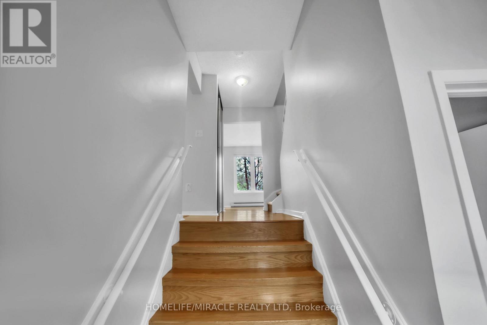 22 Rosset Crescent, Brampton, Ontario  L6X 2R3 - Photo 8 - W12123951