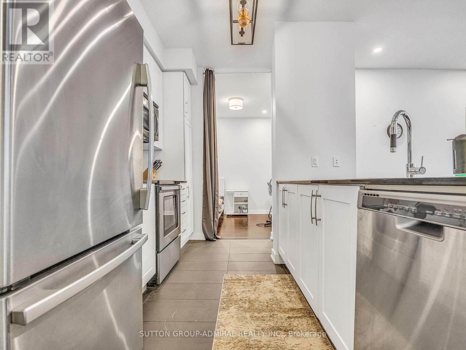 202 - 4070 Confederation Parkway, Mississauga (Creditview), Ontario  L5B 0E9 - Photo 4 - W12123962