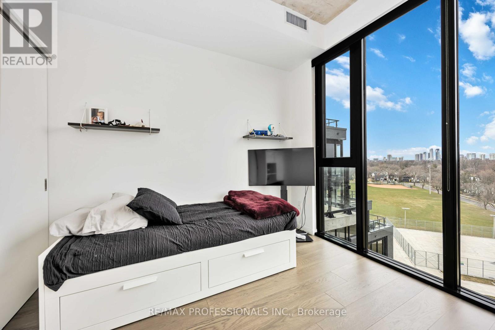 803 - 7 Smith Crescent, Toronto, Ontario  M8Z 0G3 - Photo 13 - W12123966