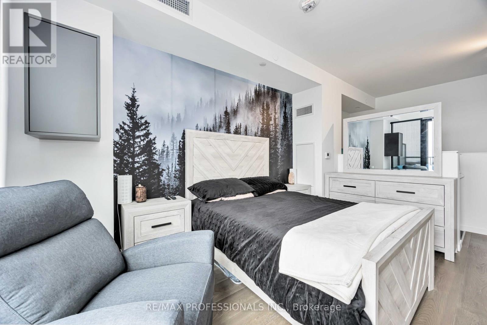 803 - 7 Smith Crescent, Toronto, Ontario  M8Z 0G3 - Photo 17 - W12123966