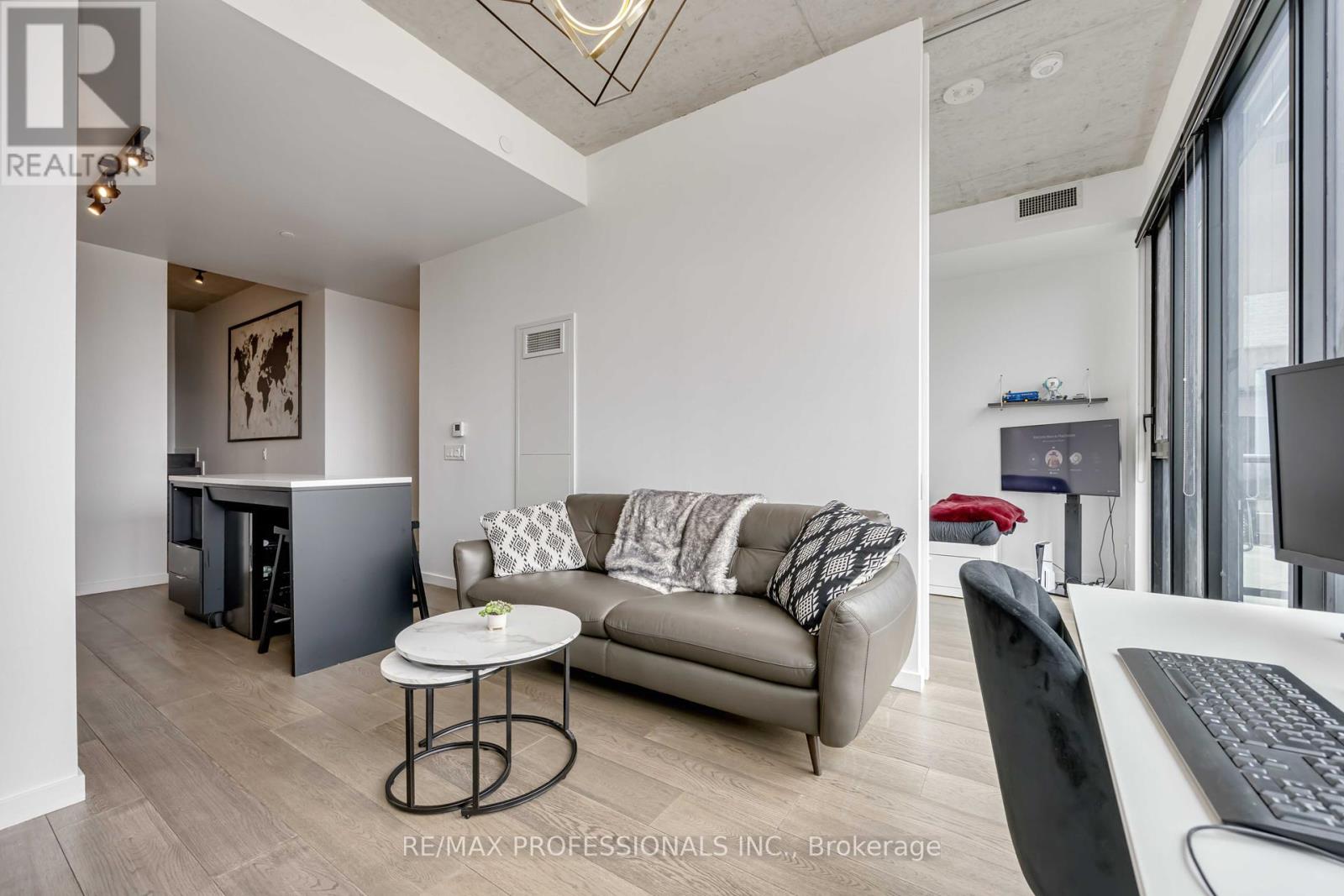 803 - 7 Smith Crescent, Toronto, Ontario  M8Z 0G3 - Photo 7 - W12123966