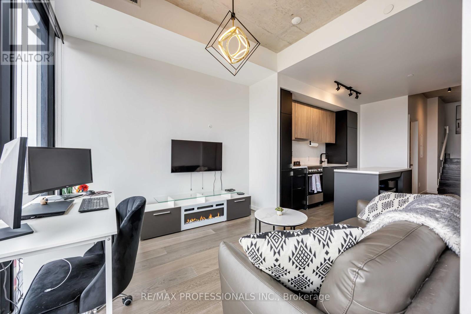 803 - 7 Smith Crescent, Toronto, Ontario  M8Z 0G3 - Photo 8 - W12123966