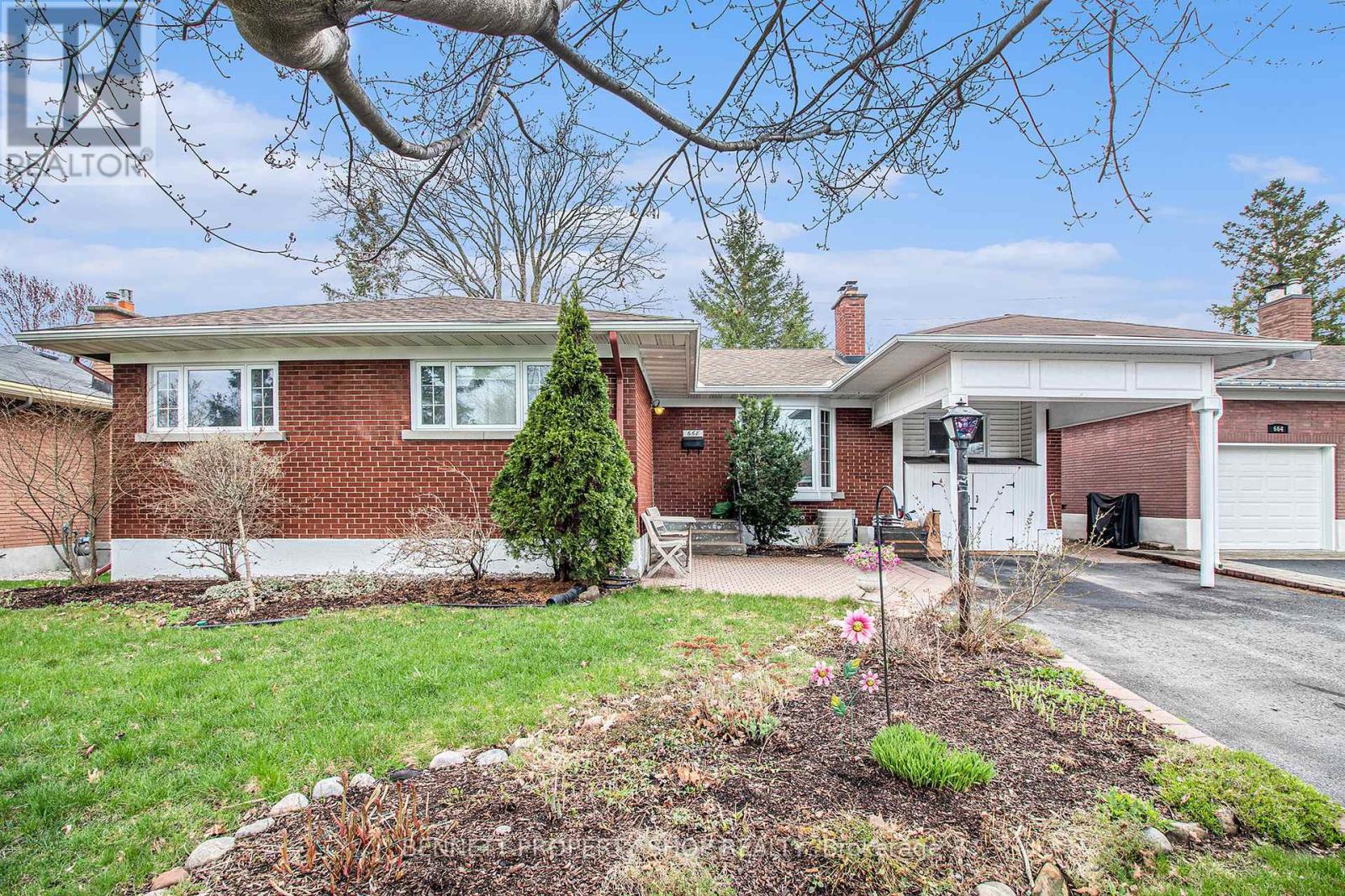 Property at 668 CHAPMAN BOULEVARD image 1