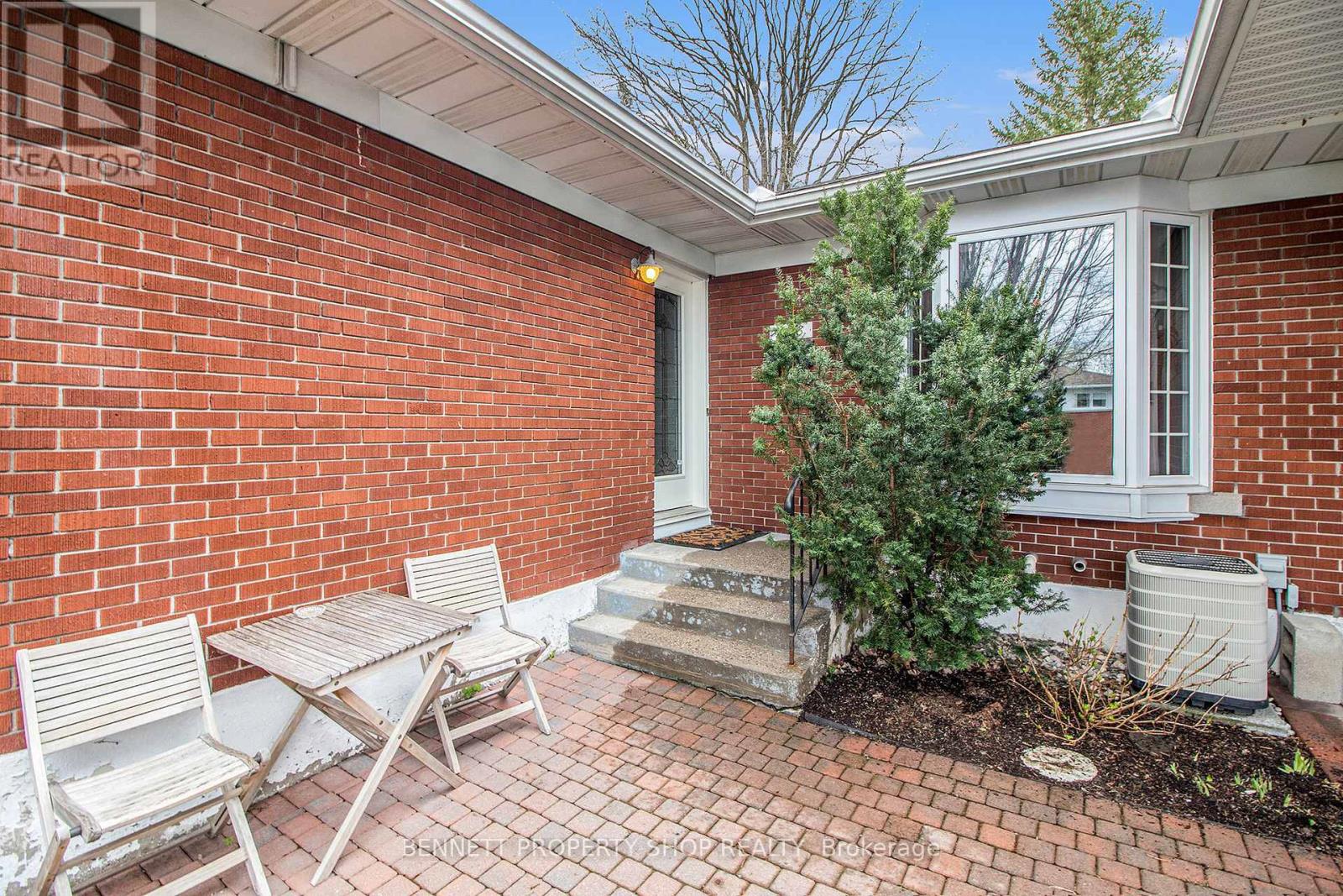 Property at 668 CHAPMAN BOULEVARD image 2