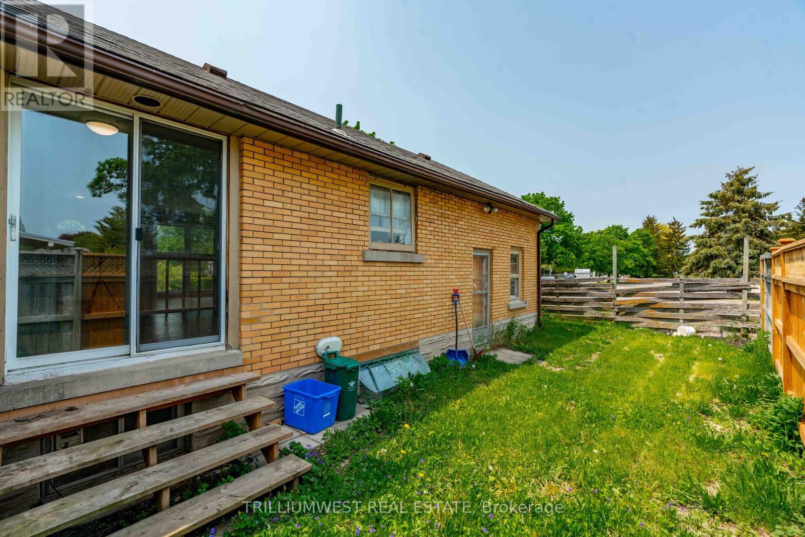 B - 301 Franklin Street N, Kitchener, Ontario  N2A 1Y9 - Photo 27 - X12123870