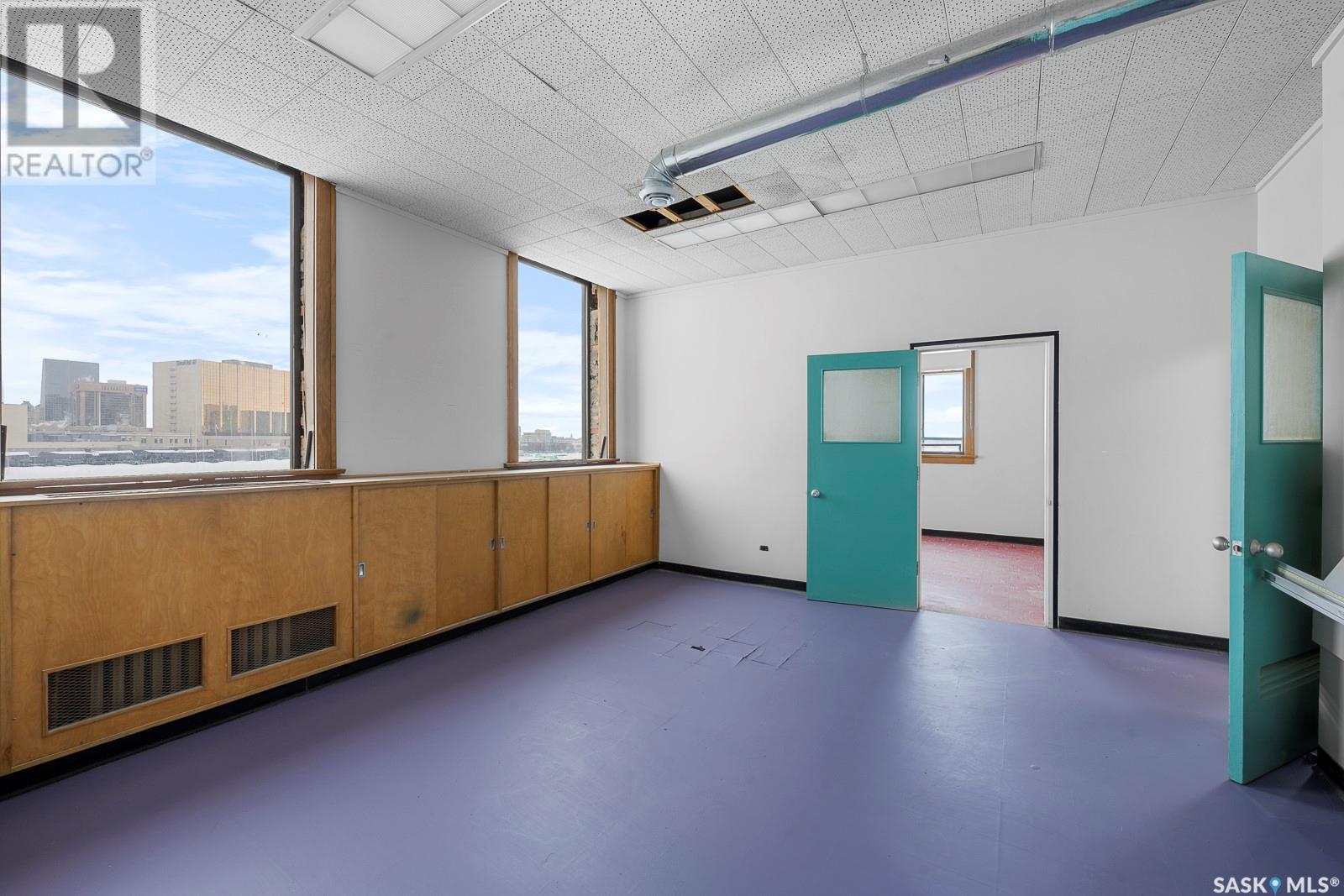 2002 Dewdney Avenue, Regina, Saskatchewan  S4R 1G8 - Photo 18 - SK999131