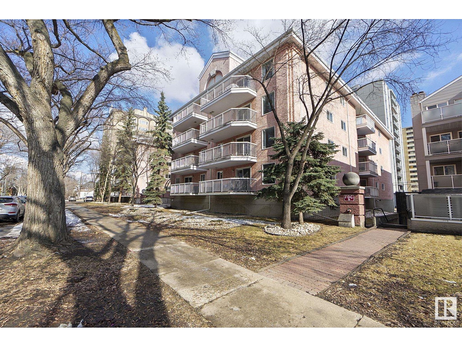 #104 10153 117 St Nw, Edmonton, Alberta  T5K 1X5 - Photo 1 - E4434499