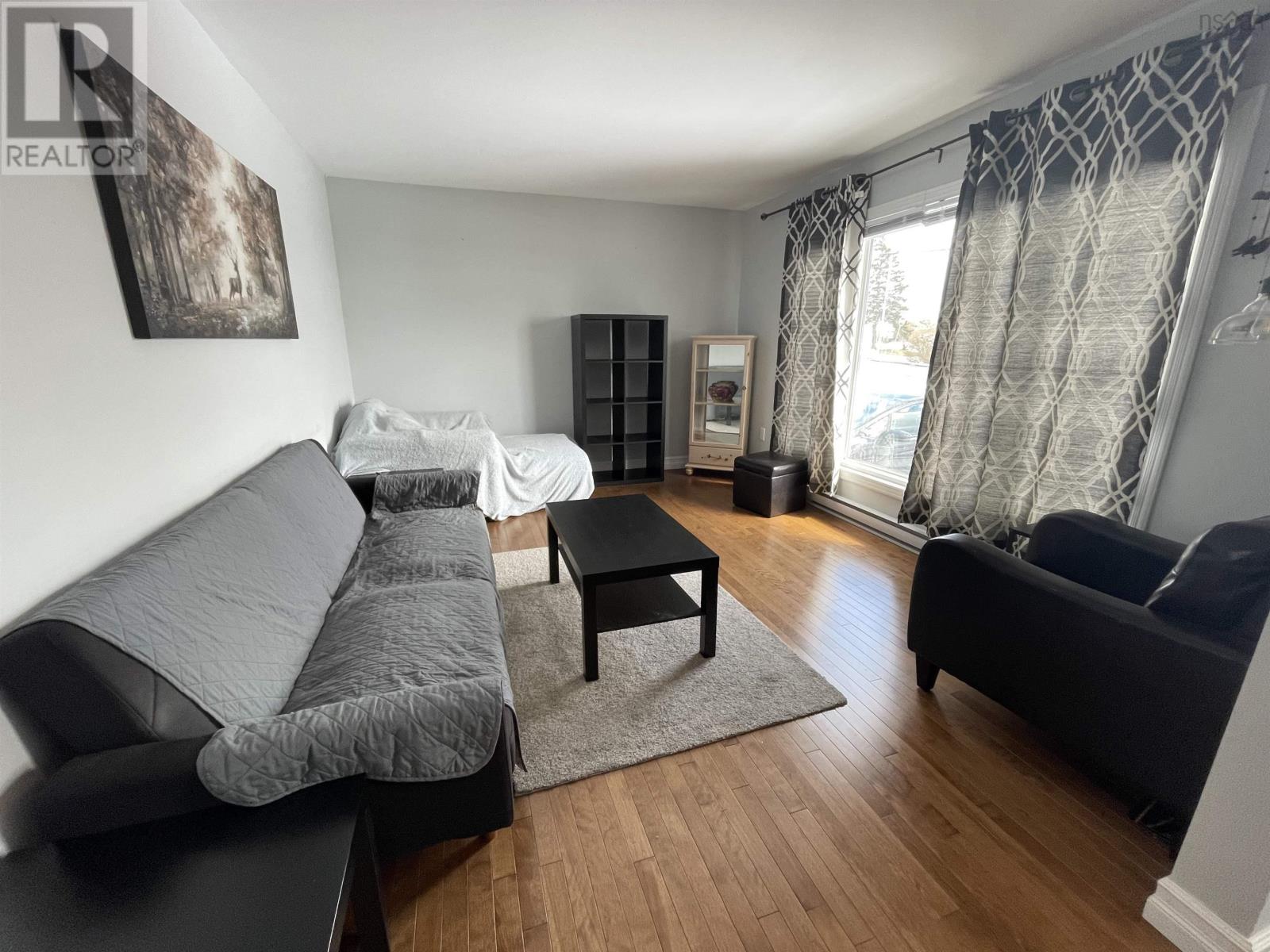 Property at 58 Himmelman Drive image 3