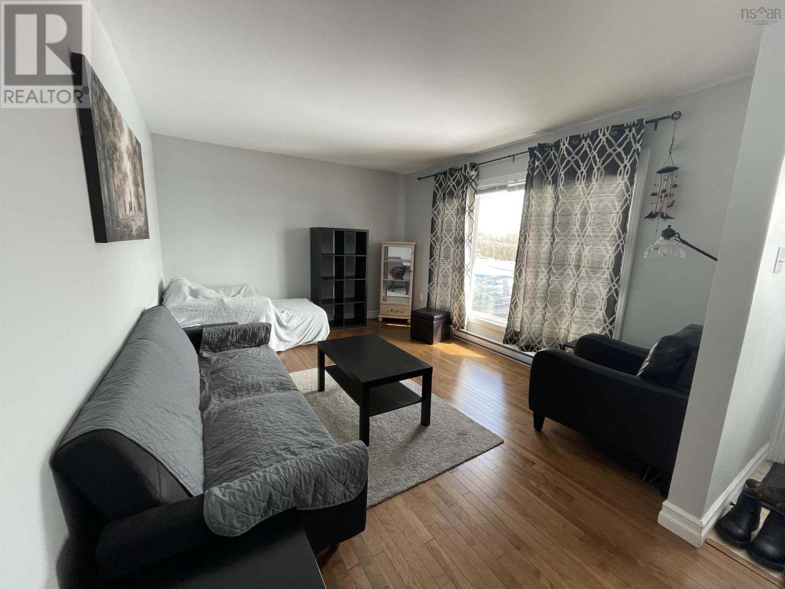 Property at 58 Himmelman Drive image 2