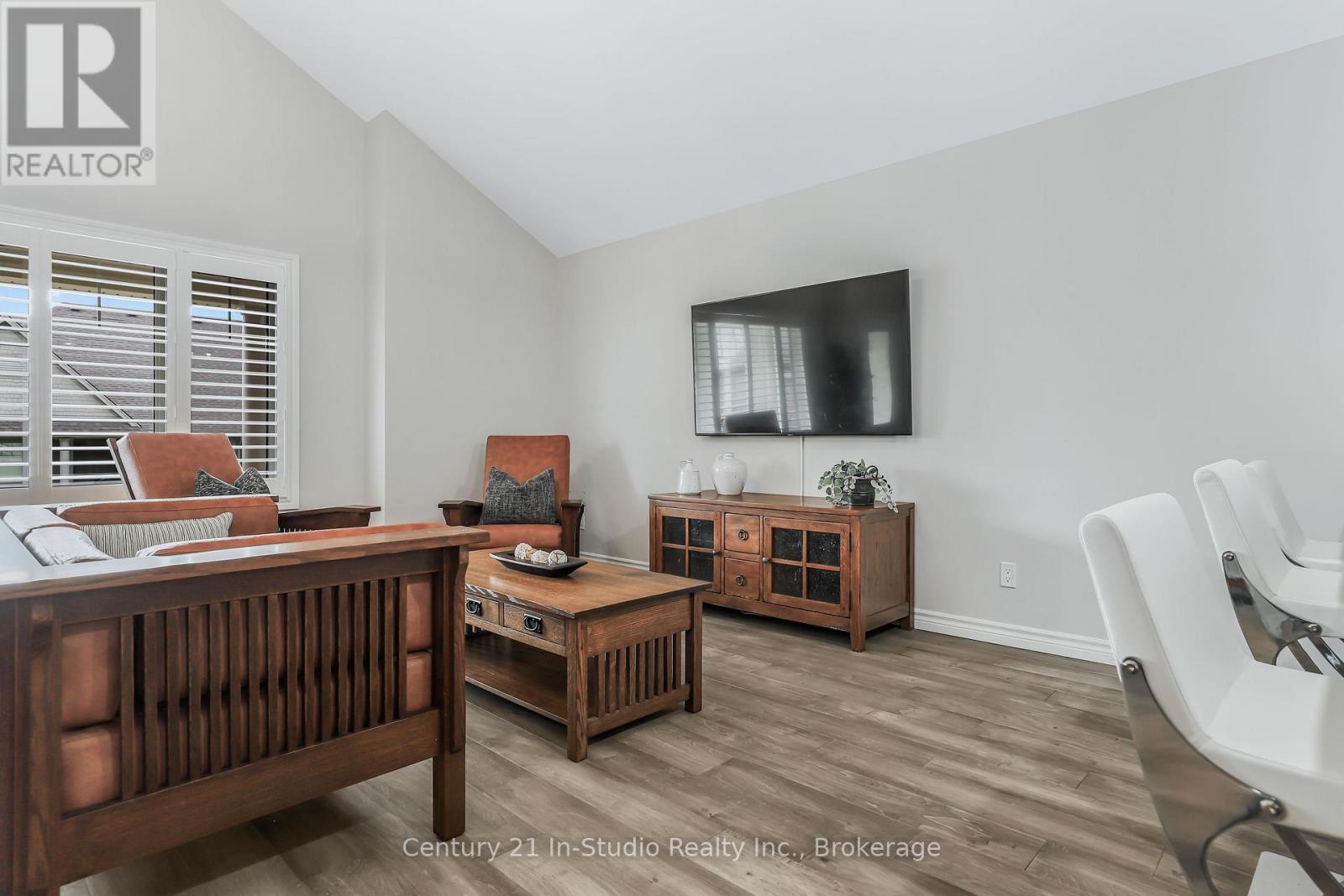 11 - 158 Hawthorn Crescent, Georgian Bluffs, Ontario  N0H 1S0 - Photo 13 - X12123747