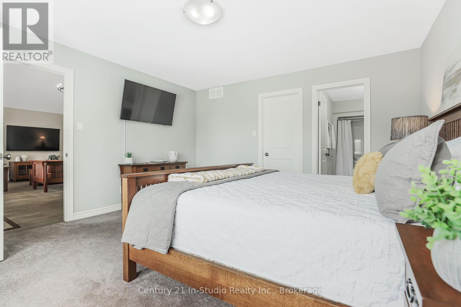 11 - 158 Hawthorn Crescent, Georgian Bluffs, Ontario  N0H 1S0 - Photo 23 - X12123747