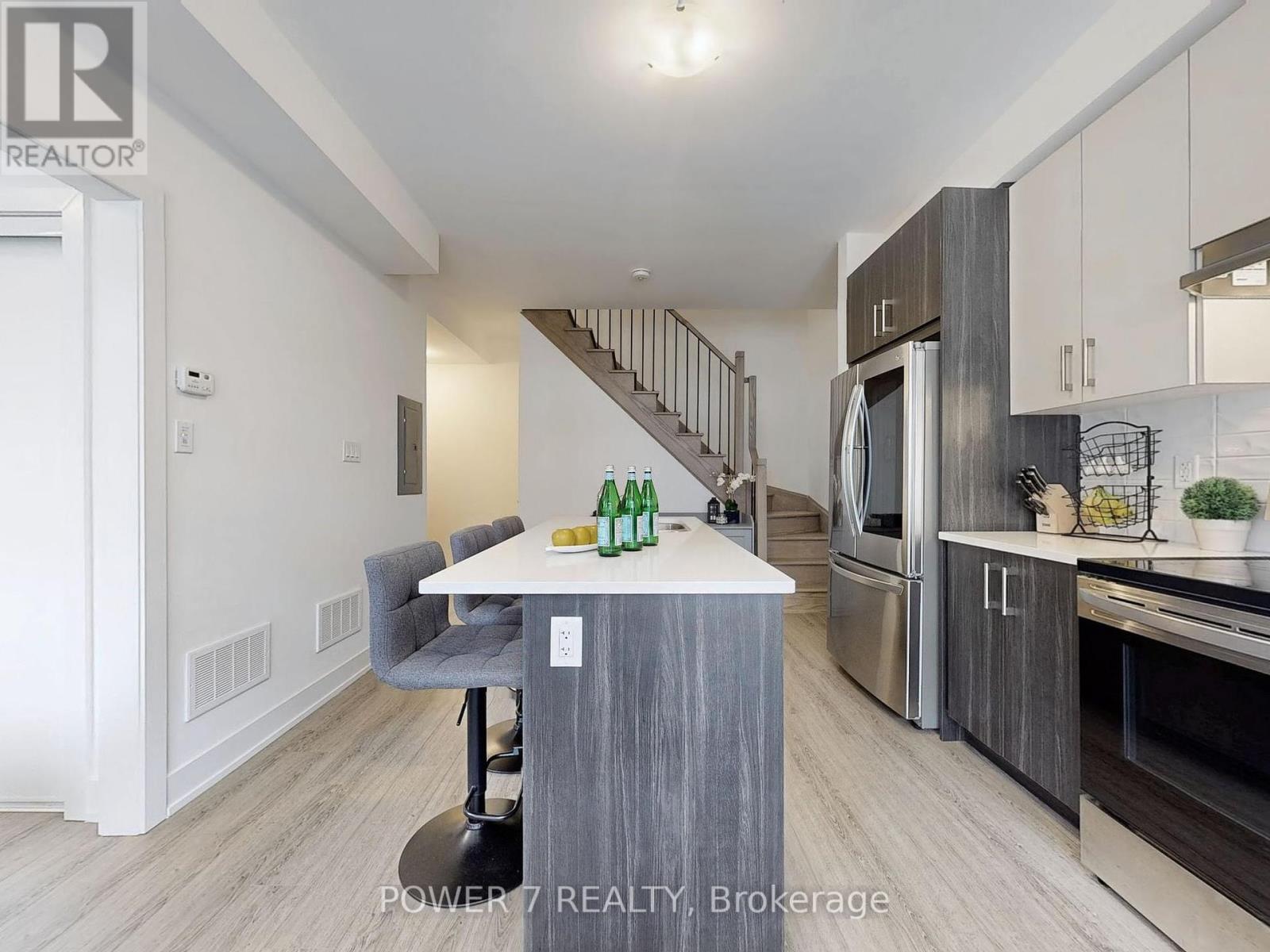 5 - 8 Sayers Lane, Richmond Hill, Ontario  L4E 1J4 - Photo 6 - N12116162